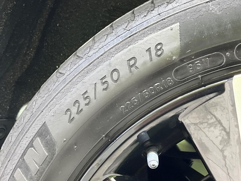 2022 Honda Vezel 6AA-RV5 (UW-6aa6161528cea)[7]