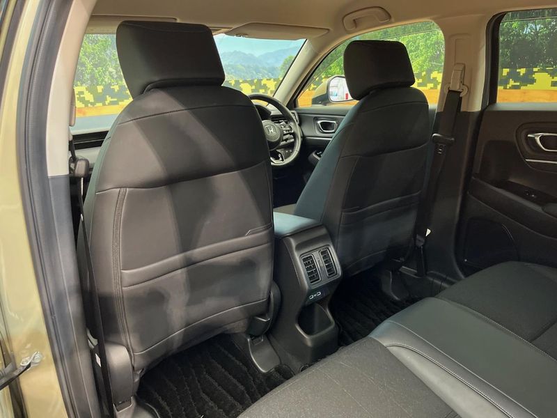 2022 Honda Vezel 6AA-RV6 (UW-6aa6161ecfcbc)[26]