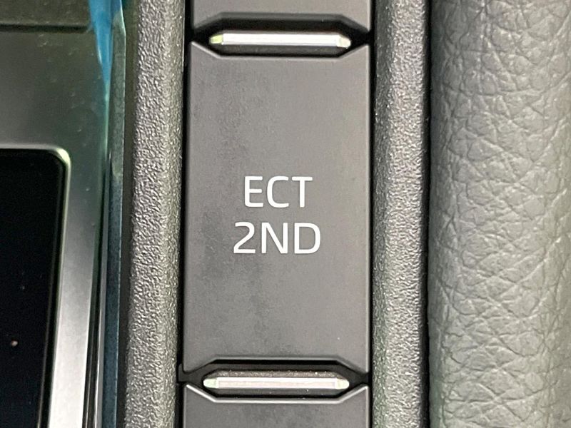 2025 Toyota Land Cruiser 250 3BA-TRJ250W (UW-6aa616530bd48)[24]
