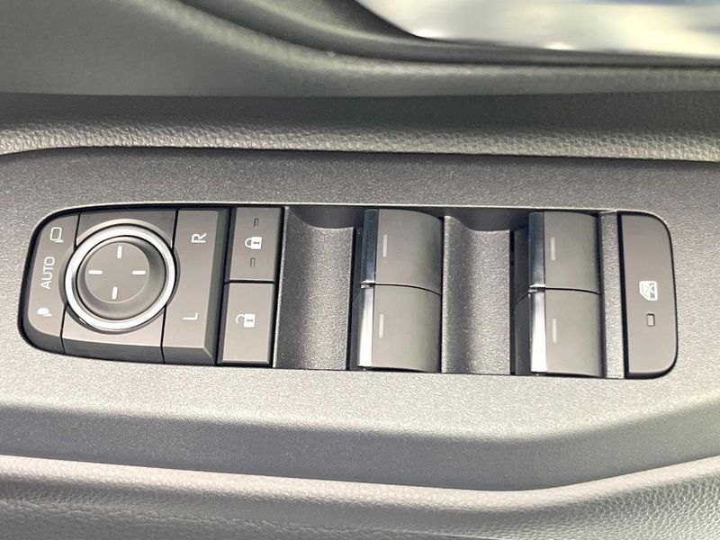2025 Toyota Land Cruiser 250 3BA-TRJ250W (UW-6aa616530bd48)[13]