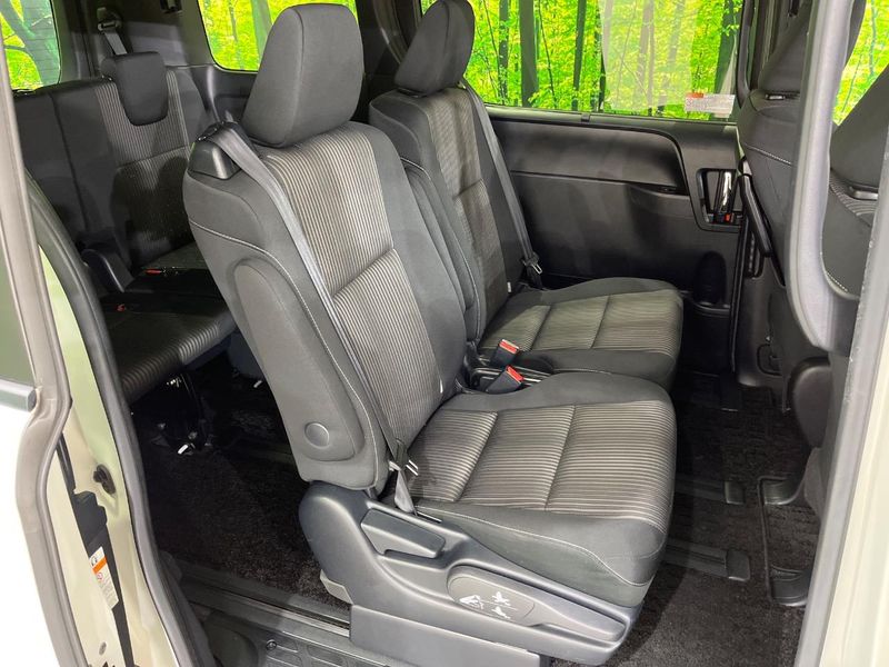 2019 Toyota Voxy DBA-ZRR80W (UW-6aa616aaa76c2)[24]