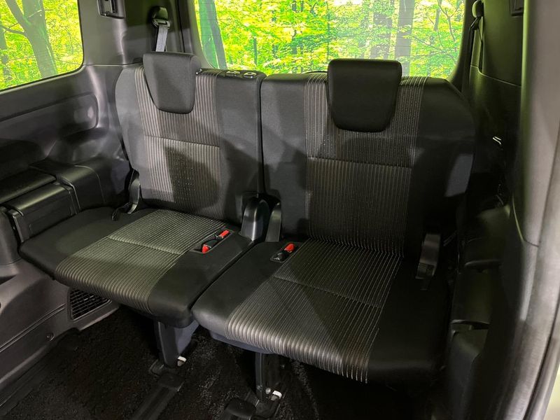 2019 Toyota Voxy DBA-ZRR80W (UW-6aa616aaa76c2)[28]