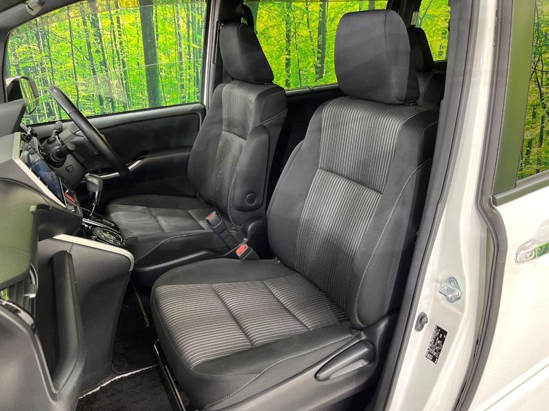 2019 Toyota Voxy DBA-ZRR80W (UW-6aa616aaa76c2)[26]