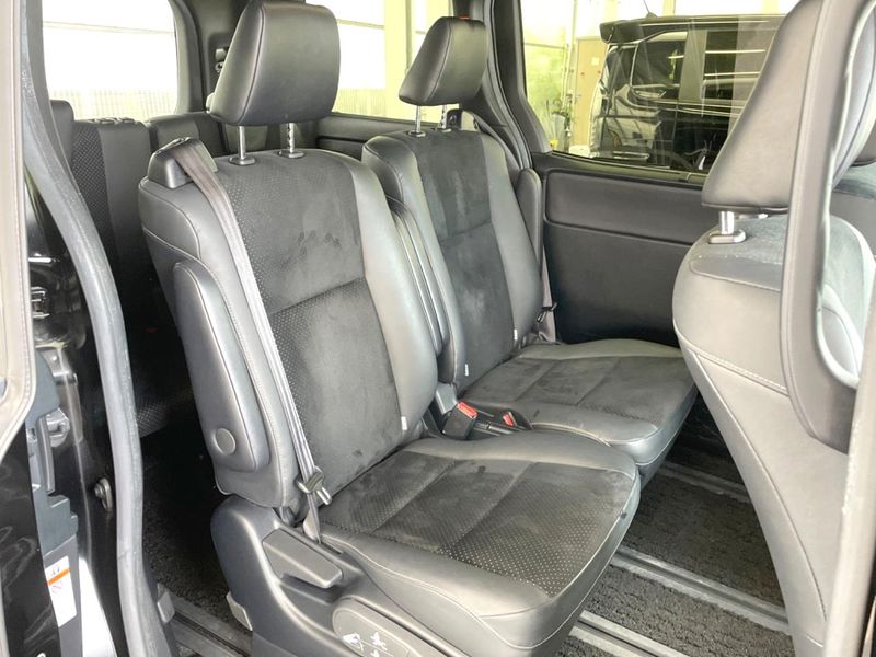 2021 Toyota Voxy 3BA-ZRR80W (UW-6aa616af18a52)[12]