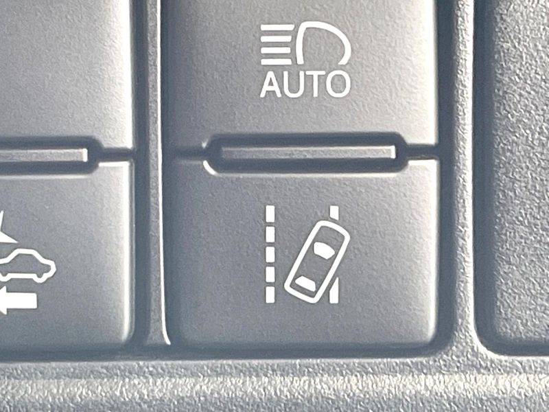 2021 Toyota Voxy 3BA-ZRR80W (UW-6aa616af18a52)[21]