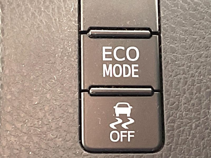 2021 Toyota Voxy 3BA-ZRR80W (UW-6aa616af18a52)[29]