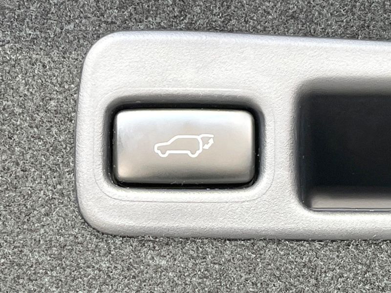 2018 Toyota Harrier DBA-ZSU60W (UW-6aa616b8187bc)[17]