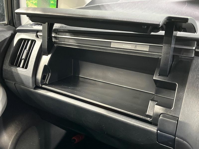 2012 Toyota Prius DAA-ZVW30 (UW-6aa616c52eac4)[28]
