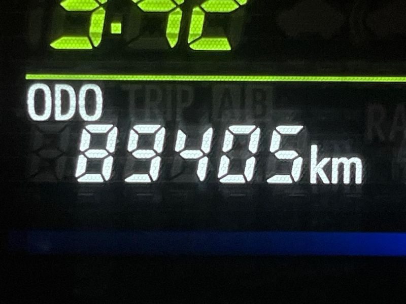 2011 Toyota Prius α DAA-ZVW41W (UW-6aa616cb191f2)[2]