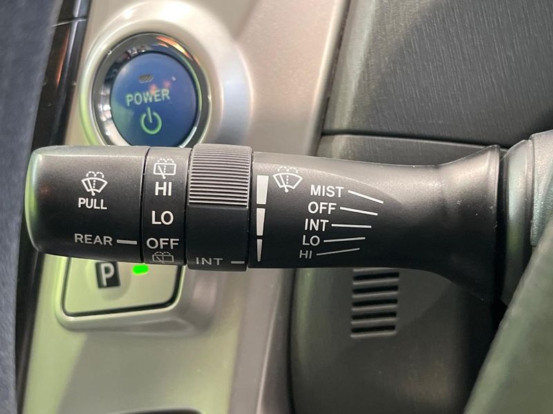 2011 Toyota Prius α DAA-ZVW41W (UW-6aa616cb191f2)[28]