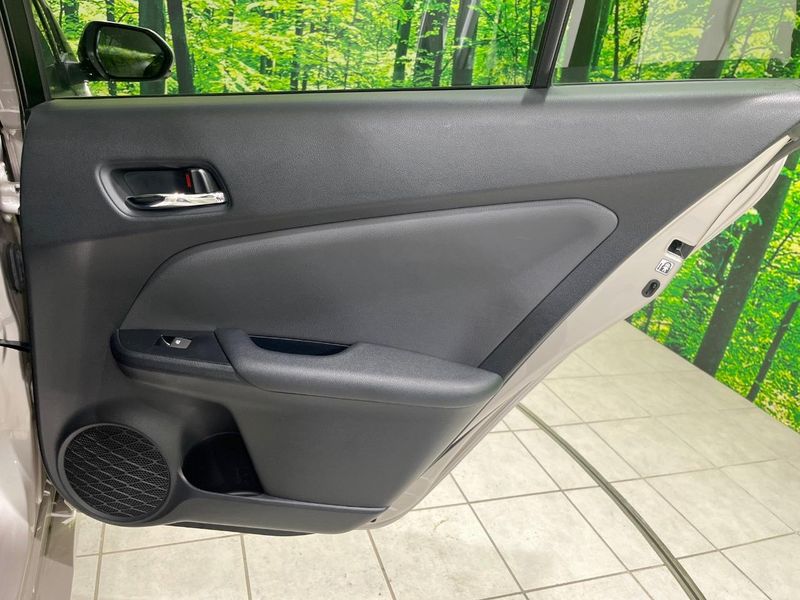 2016 Toyota Prius DAA-ZVW50 (UW-6aa616cf91ec2)[18]