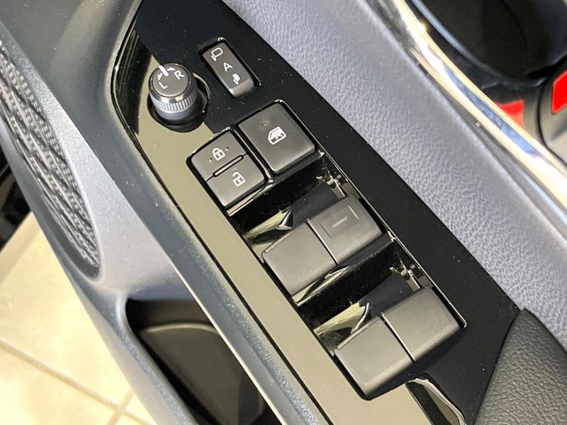 2021 Toyota Prius 6AA-ZVW55 (UW-6aa616d8dd8ce)[25]