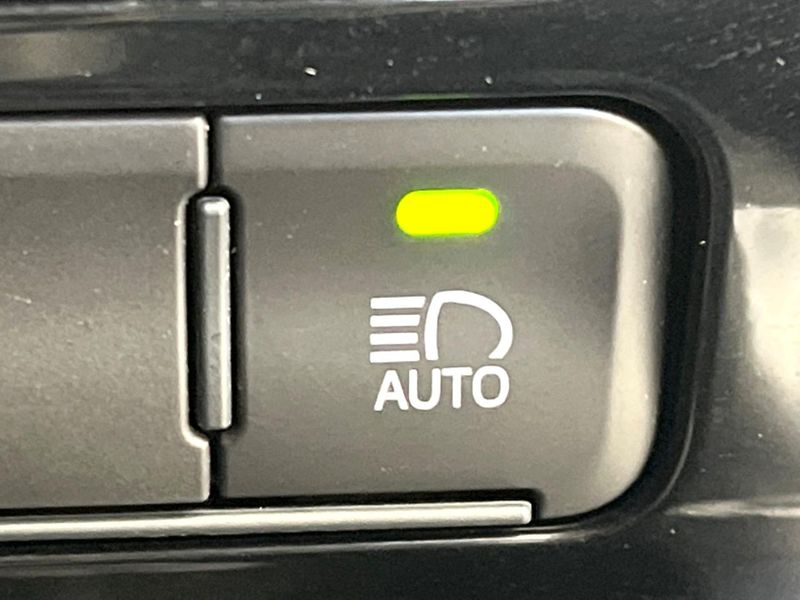 2021 Toyota Prius 6AA-ZVW55 (UW-6aa616d8dd8ce)[28]