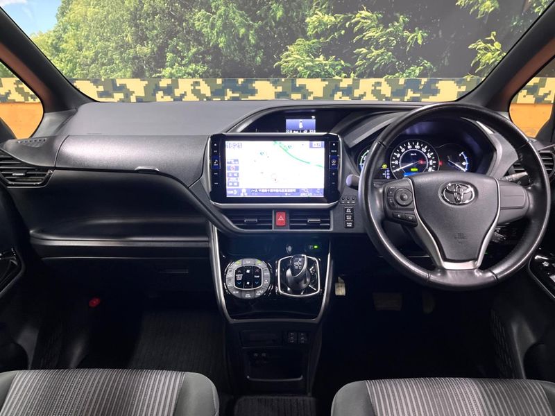 2018 Toyota Voxy DAA-ZWR80W (UW-6aa616e499472)[23]