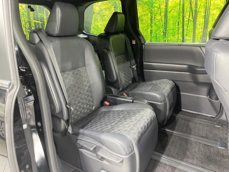 2023 Toyota Voxy 6AA-ZWR90W (UW-6aa616eb8d236)[14]