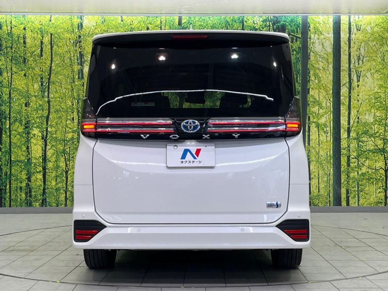 2023 Toyota Voxy 6AA-ZWR90W (UW-6aa616ec9170f)[15]