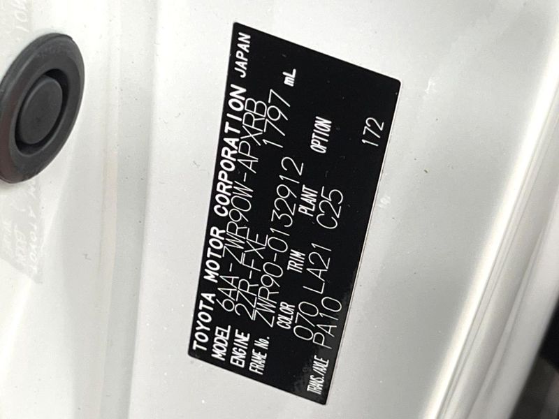 2023 Toyota Noah 6AA-ZWR90W (UW-6aa616ef54926)[1]