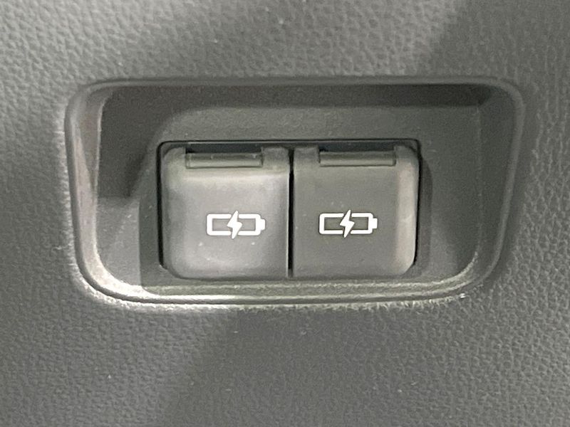 2023 Toyota Noah 6AA-ZWR90W (UW-6aa616efe5ebc)[22]