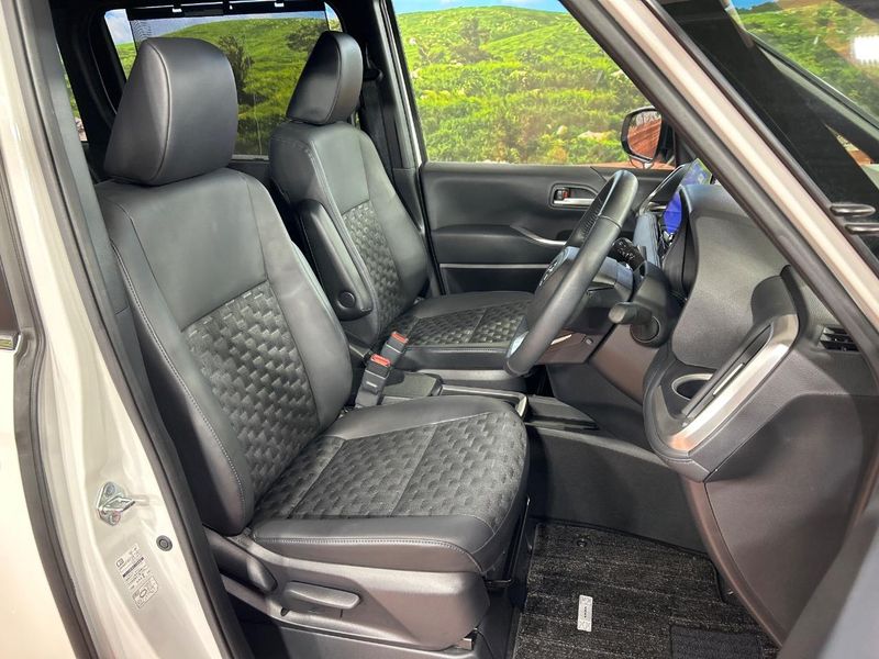 2024 Toyota Voxy 6AA-ZWR90W (UW-6aa616f3054ad)[20]