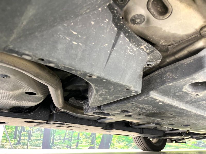 2017 Toyota C-HR DAA-ZYX10 (UW-6aa616f8c87fc)[28]