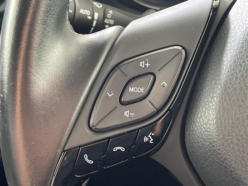 2018 Toyota C-HR DAA-ZYX10 (UW-6aa616fa6ef1c)[24]