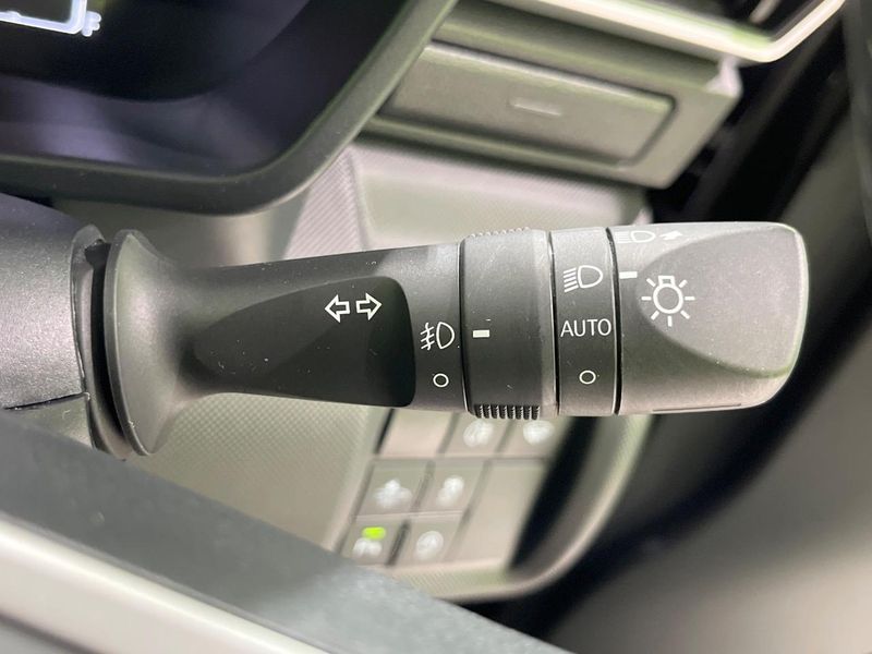 2020 Daihatsu Rocky 5BA-A210S (UW-6aa763fcdd22a)[27]