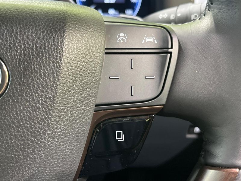 2023 Toyota Vellfire Hybrid 6AA-AAHH40W (UW-6aa763fdba54b)[28]