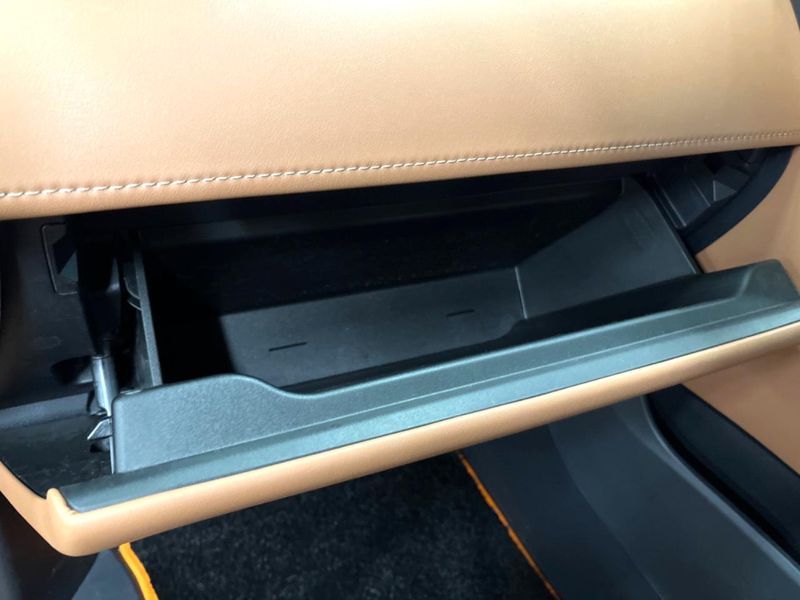 2025 Toyota Vellfire Hybrid 6AA-AAHH40W (UW-6aa76402386a0)[4]