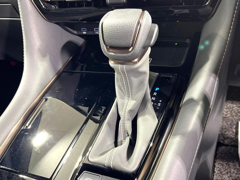 2024 Toyota Alphard Hybrid 6AA-AAHH40W (UW-6aa7640528e69)[22]