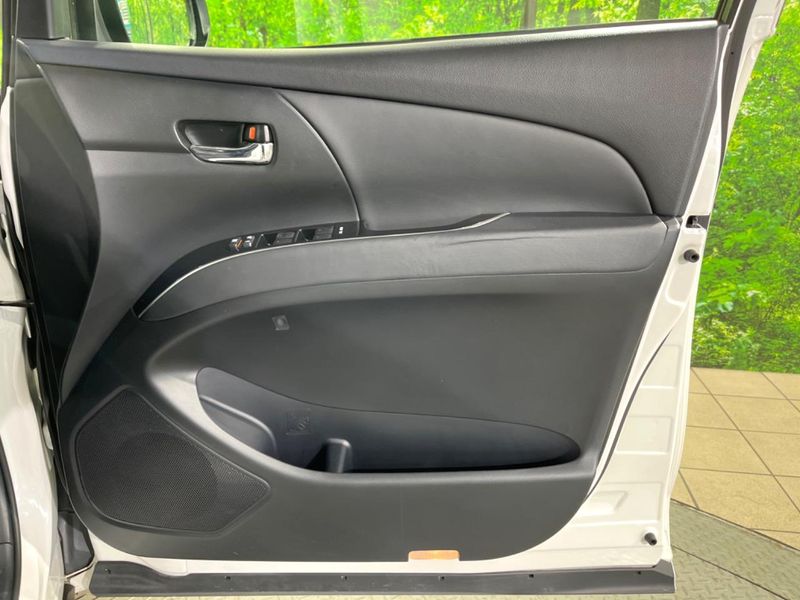 2013 Toyota Estima DBA-ACR50W (UW-6aa7640f97671)[29]