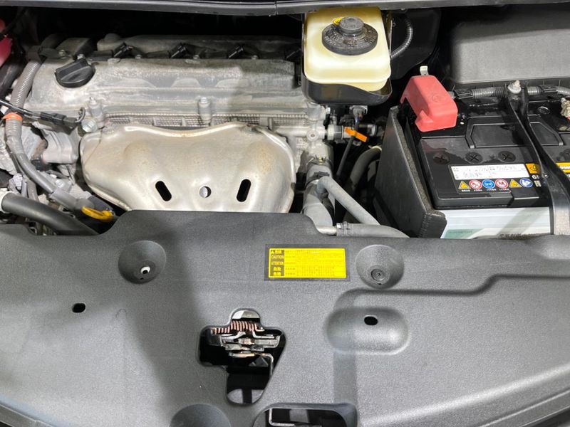 2013 Toyota Estima DBA-ACR50W (UW-6aa7640f97671)[5]