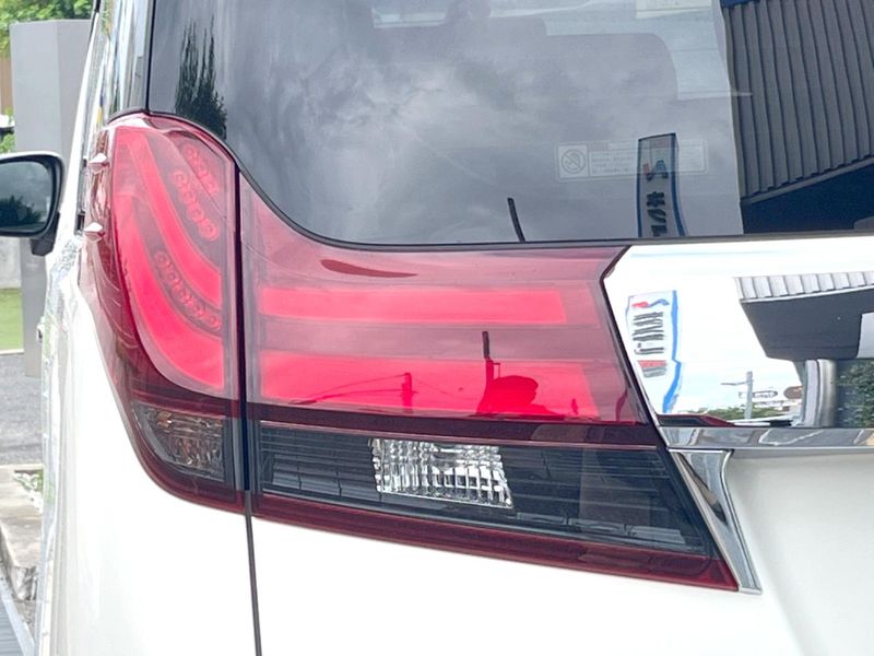 2017 Toyota Alphard DBA-AGH30W (UW-6aa764146a757)[18]