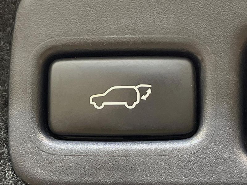 2018 Toyota Harrier Hybrid DAA-AVU65W (UW-6aa7643d18d5b)[9]