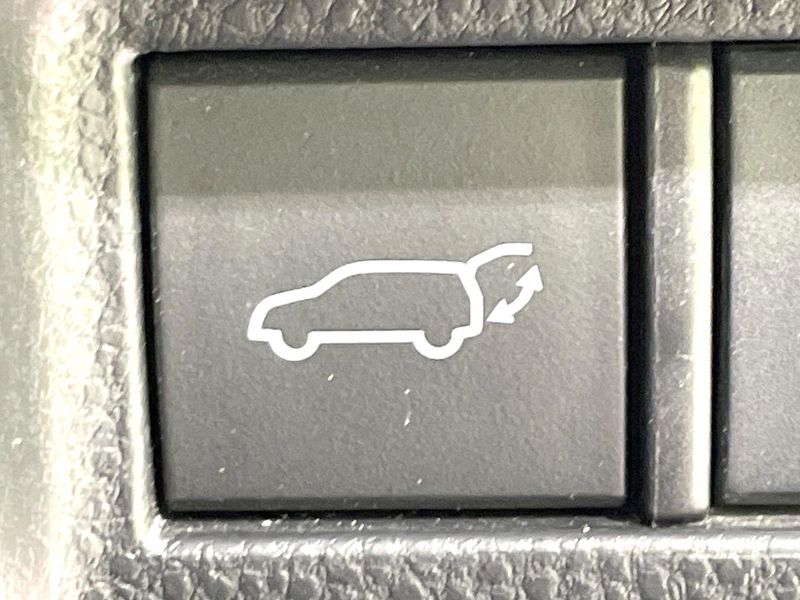 2020 Toyota Harrier Hybrid 6AA-AXUH80 (UW-6aa7644b56685)[19]