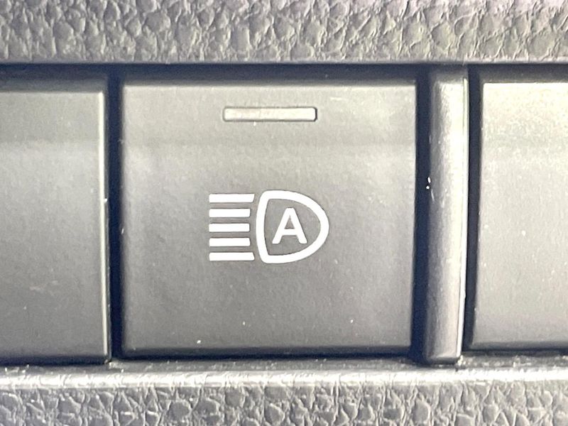 2020 Toyota Harrier Hybrid 6AA-AXUH80 (UW-6aa7644b56685)[16]