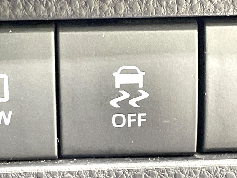 2020 Toyota Harrier Hybrid 6AA-AXUH80 (UW-6aa7644b56685)[17]