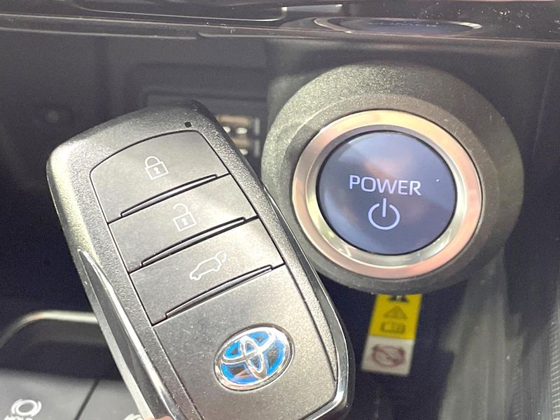 2020 Toyota Harrier Hybrid 6AA-AXUH80 (UW-6aa7644b56685)[20]