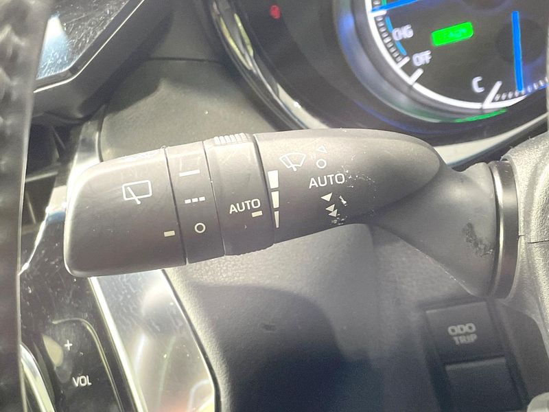2020 Toyota Harrier Hybrid 6AA-AXUH80 (UW-6aa7644b56685)[28]