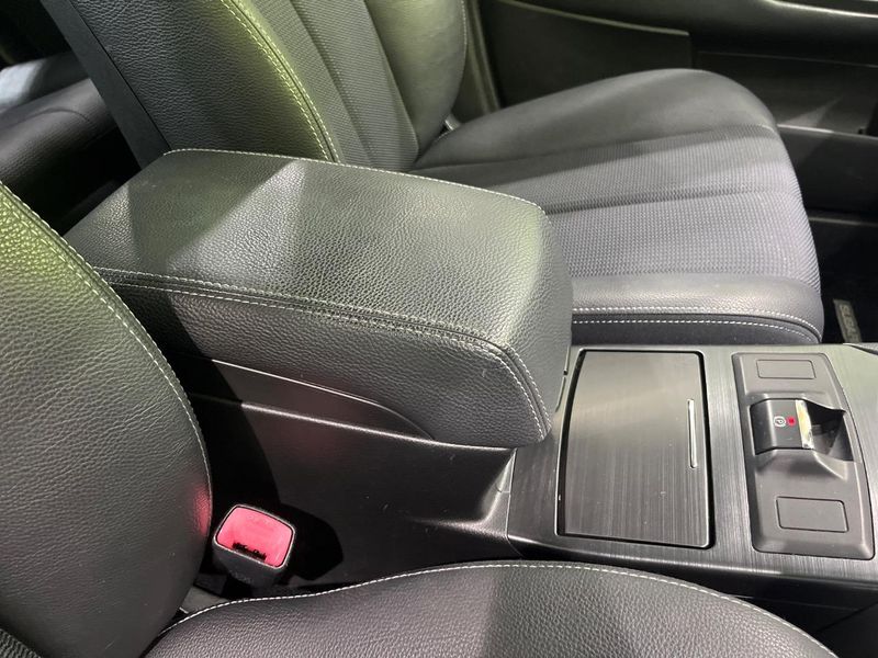 2014 Subaru Legacy B4 DBA-BMM (UW-6aa764a822b33)[24]