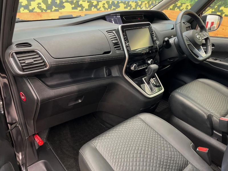 2018 Nissan Serena DAA-GFNC27 (UW-6aa76510ebae7)[26]