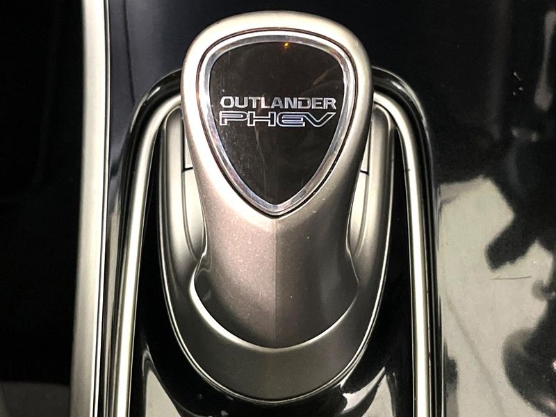 2019 Mitsubishi OUTLANDER PHEV 5LA-GG3W (UW-6aa76513732eb)[26]