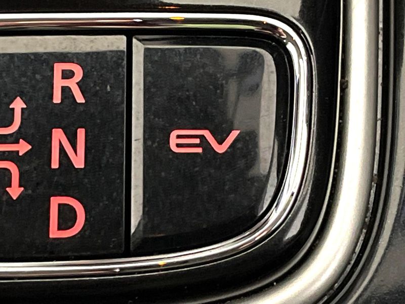2019 Mitsubishi OUTLANDER PHEV 5LA-GG3W (UW-6aa76513732eb)[27]