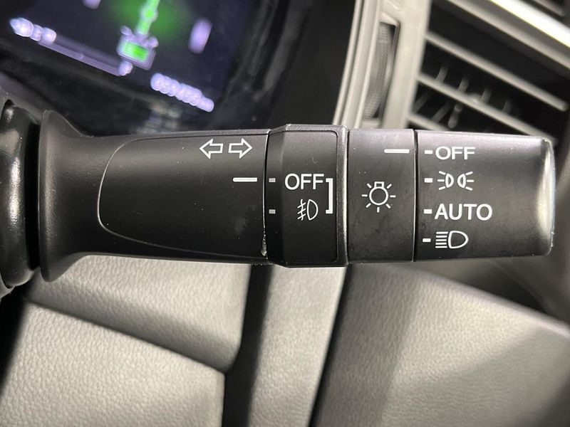 2019 Honda Fit Hybrid DAA-GP6 (UW-6aa76520ab8ae)[28]