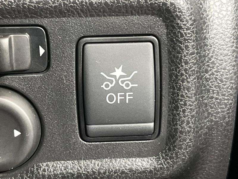 2019 Nissan Note DAA-HE12 (UW-6aa7654bbdd1d)[19]