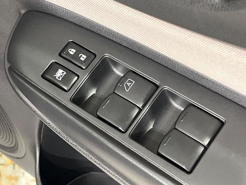 2019 Nissan Note DAA-HE12 (UW-6aa7654bbdd1d)[18]
