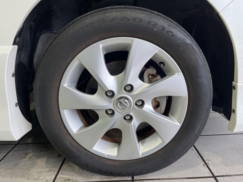 2013 Nissan Serena DAA-HFC26 (UW-6aa765599b1c8)[22]