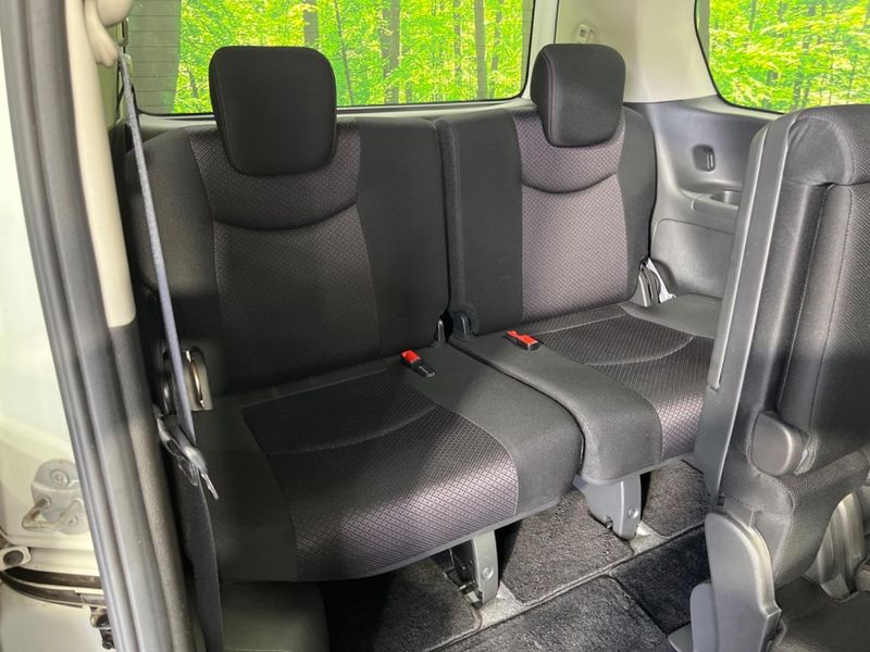 2013 Nissan Serena DAA-HFC26 (UW-6aa765599b1c8)[28]