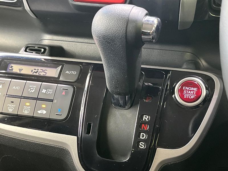 2014 Honda N-BOX CUSTOM DBA-JF1 (UW-6aa76586cf0dc)[16]