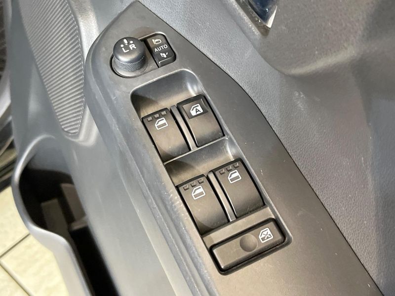 2016 Daihatsu Wake DBA-LA700S (UW-6aa76635cc6f1)[24]
