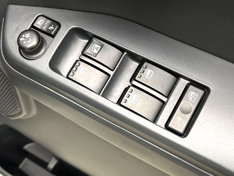 2016 Daihatsu Wake DBA-LA700S (UW-6aa76635e36c4)[6]